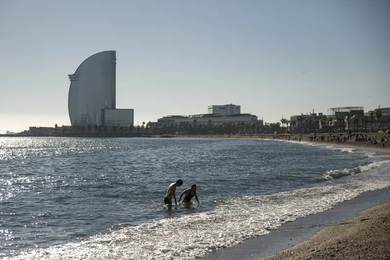 La hausse du niveau de la mer s’accélère : quel avenir pour Barcelone ?