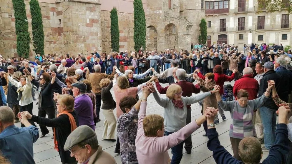 L’étonnante origine de la Sardane, danse traditionnelle catalane