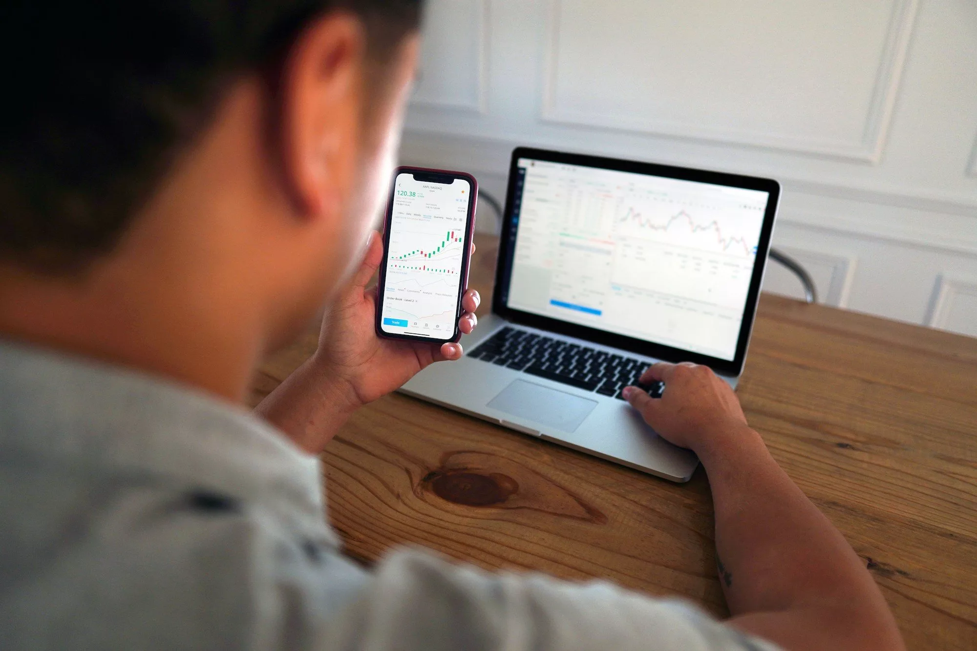 Apprendre le fonctionnement des plateformes d’analyse du sentiment du marché